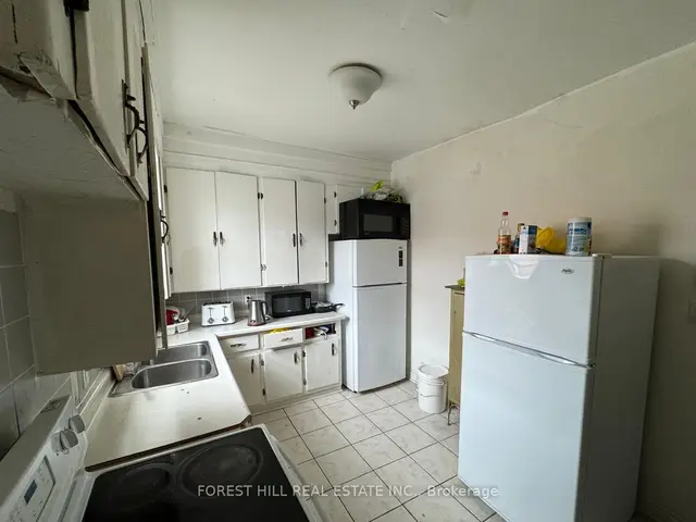 Room 1 Second F - 745 Barton Street E, Hamilton