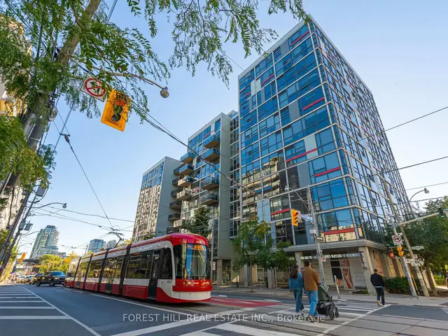 415 - 60 Bathurst Street, Toronto
